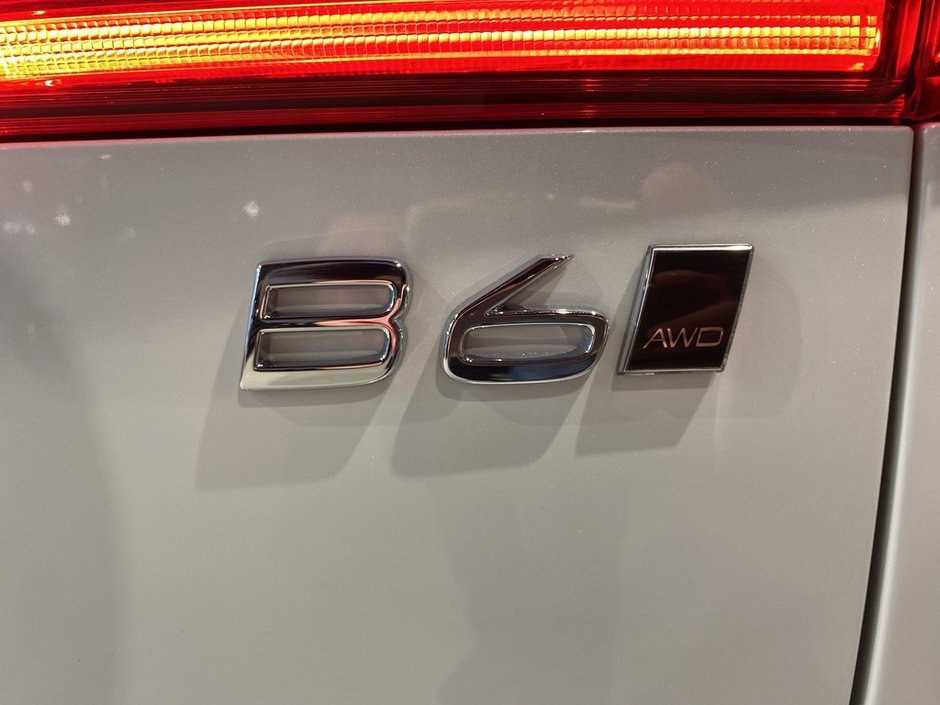2022 Volvo XC60 B6 AWD Inscription-27