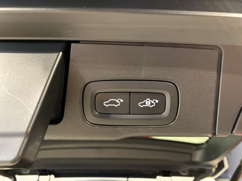 2022 Volvo XC60 B6 AWD Inscription-21
