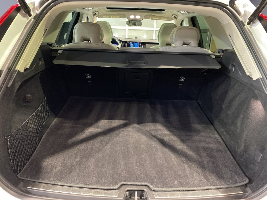 2022 Volvo XC60 B6 AWD Inscription-20