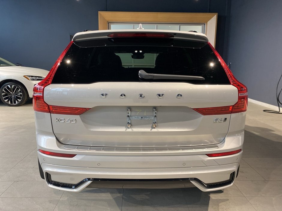 2022 Volvo XC60 B6 AWD R-Design-3