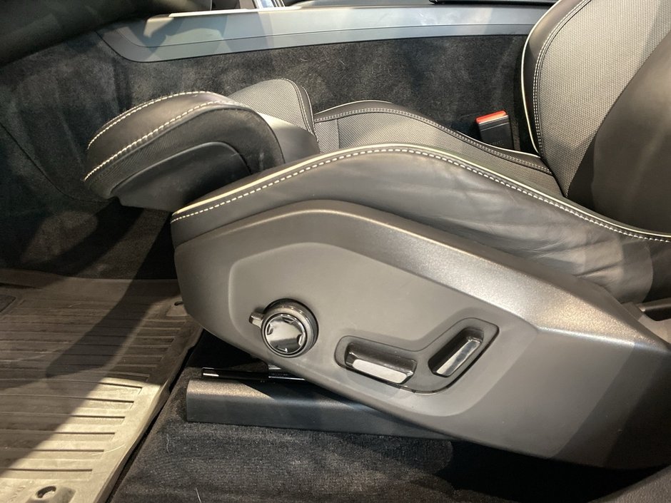2022 Volvo XC60 B6 AWD R-Design-12