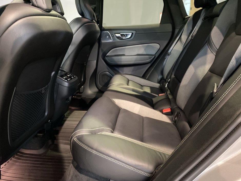 2022 Volvo XC60 B6 AWD R-Design-18