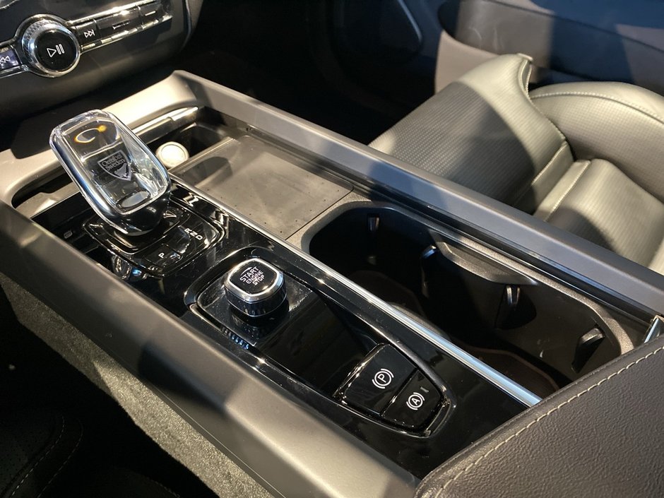 2022 Volvo XC60 B6 AWD Inscription-12