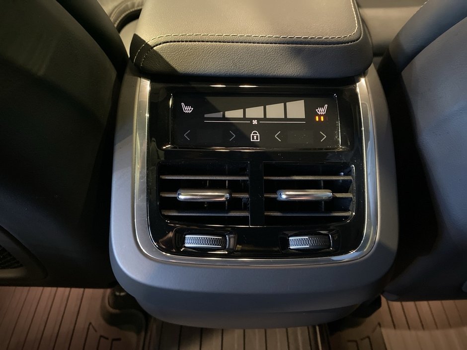 2022 Volvo XC60 B6 AWD Inscription-19