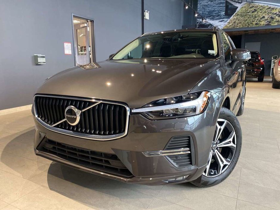 2022 Volvo XC60 B6 AWD Momentum-0