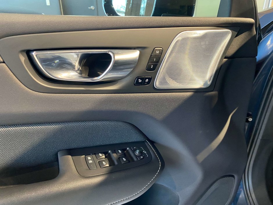 2022 Volvo XC60 B6 AWD R-Design-11