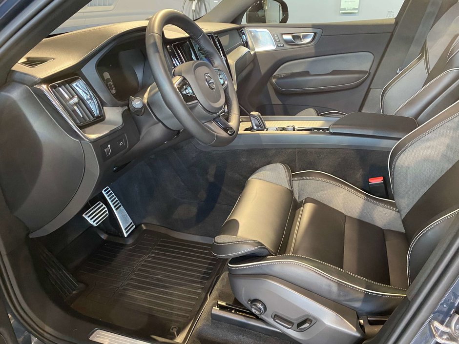 2022 Volvo XC60 B6 AWD R-Design-9