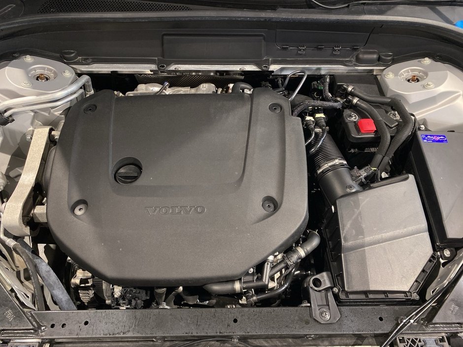 2023 Volvo XC60 B6 AWD Plus - Dark-25