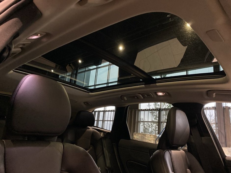 2023 Volvo XC60 B6 AWD Plus - Dark-24