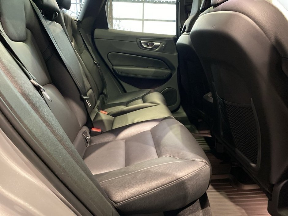 2023 Volvo XC60 B6 AWD Plus - Dark-21