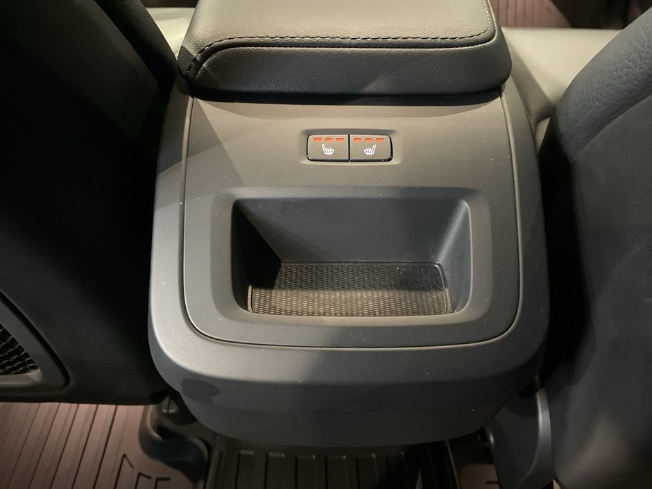 2023 Volvo XC60 B6 AWD Plus - Dark-18