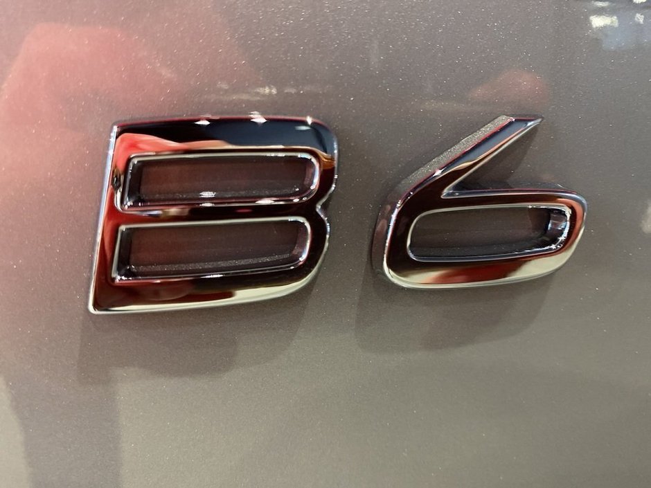 2023 Volvo XC60 B6 AWD Plus - Dark-26