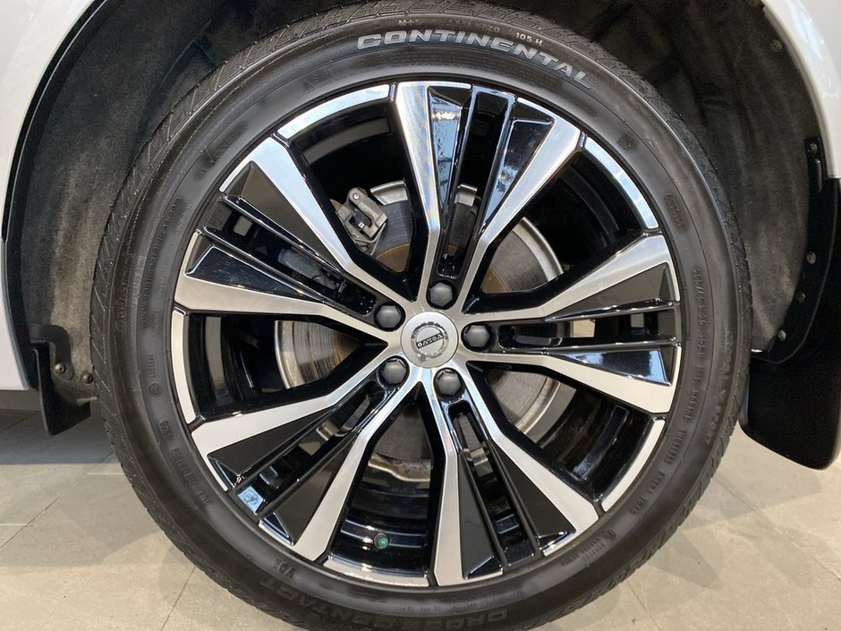 2023 Volvo XC60 B6 AWD Plus - Dark-8