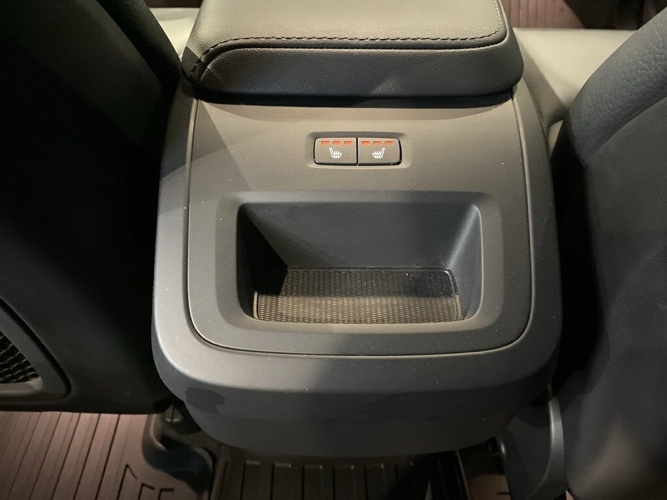 2023 Volvo XC60 B6 AWD Plus - Dark-18