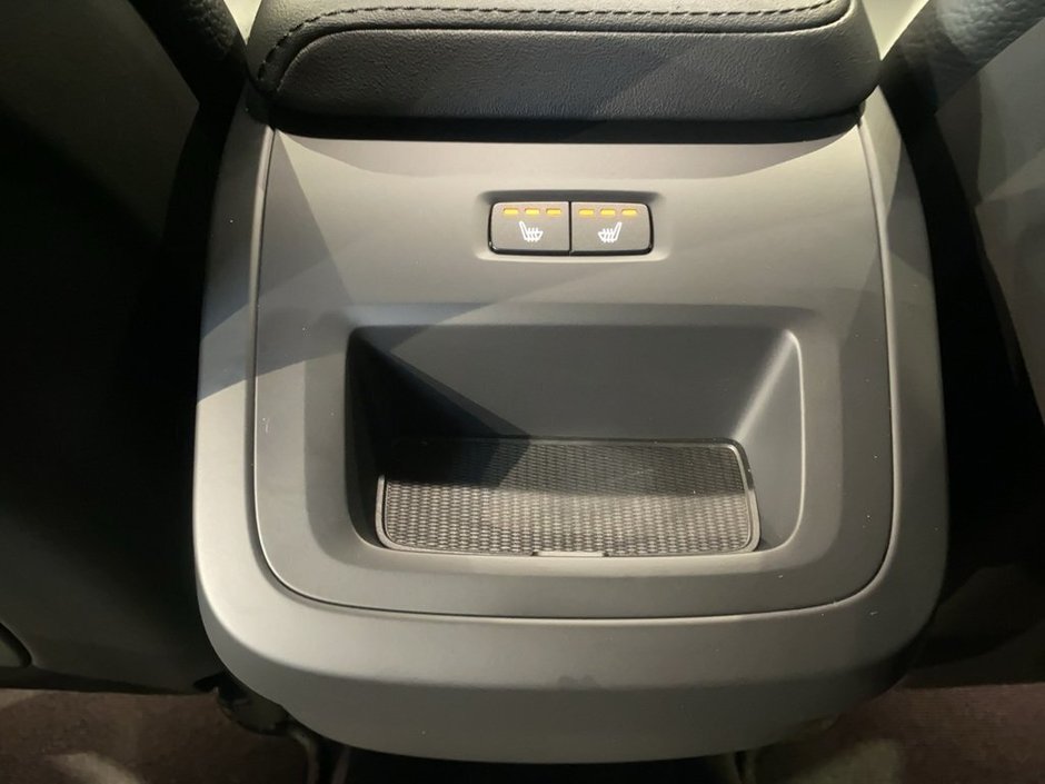 2023 Volvo XC60 B6 AWD Plus - Dark-18