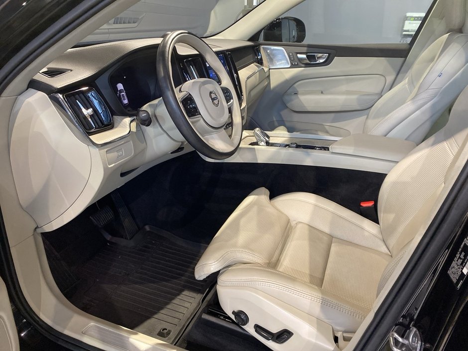 2023 Volvo XC60 B6 AWD Ultimate - Bright-9