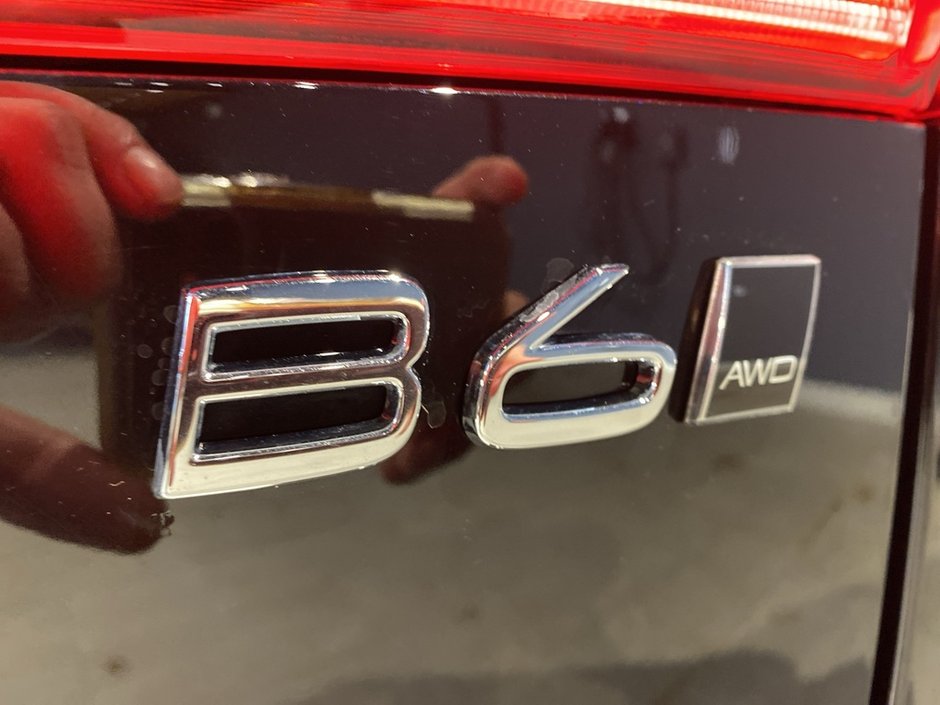 2023 Volvo XC60 B6 AWD Ultimate - Bright-26