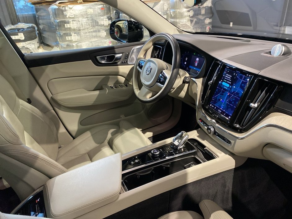 2023 Volvo XC60 B6 AWD Ultimate - Bright-23
