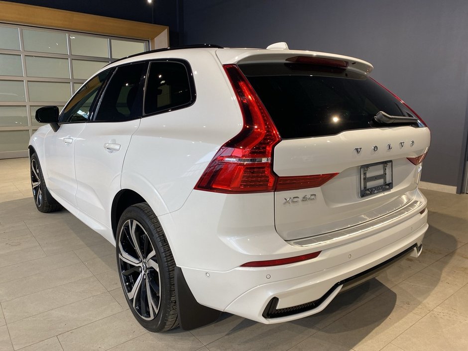 2023 Volvo XC60 B6 AWD Ultimate - Dark-2