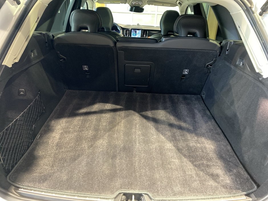 2023 Volvo XC60 B6 AWD Ultimate - Dark-20