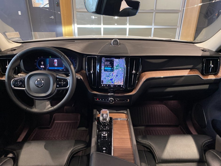 2023 Volvo XC60 B6 AWD Ultimate - Dark-10