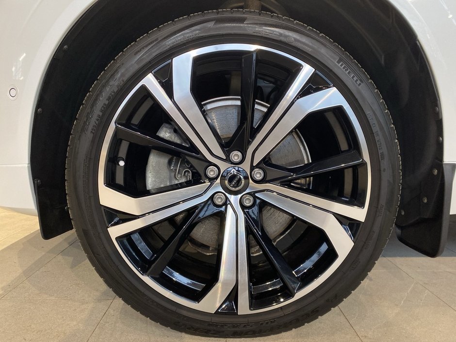 2023 Volvo XC60 B6 AWD Ultimate - Dark-8