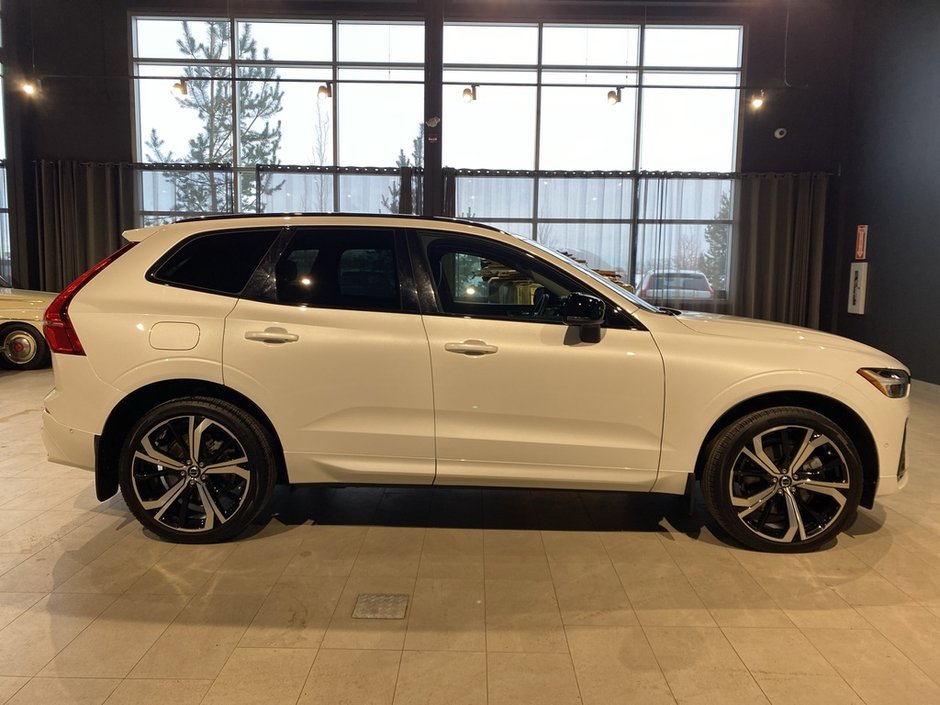 2023 Volvo XC60 B6 AWD Ultimate - Dark-5