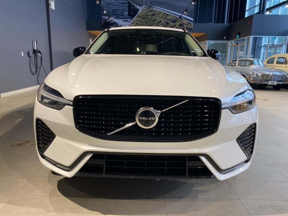 2023 Volvo XC60 B6 AWD Ultimate - Dark-7
