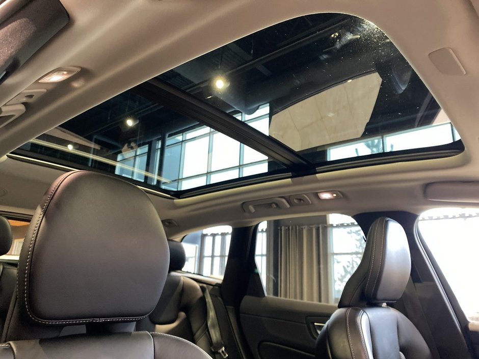 2023 Volvo XC60 B6 AWD Ultimate - Dark-25