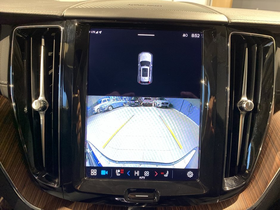 2023 Volvo XC60 B6 AWD Ultimate - Dark-16