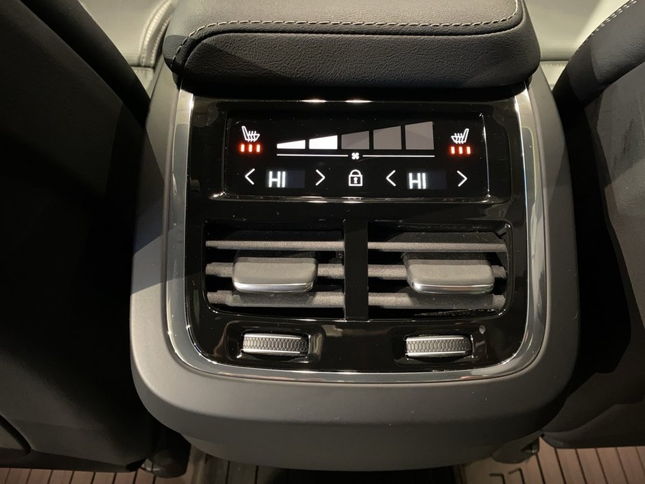 2023 Volvo XC60 B6 AWD Ultimate - Dark-18