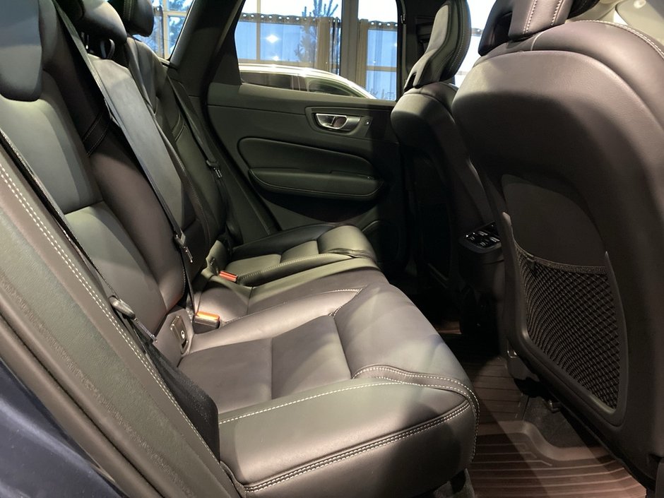 2023 Volvo XC60 B6 AWD Ultimate - Dark-21