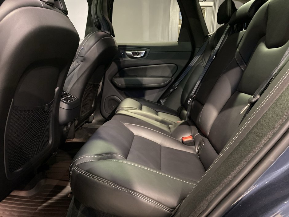 2023 Volvo XC60 B6 AWD Ultimate - Dark-17