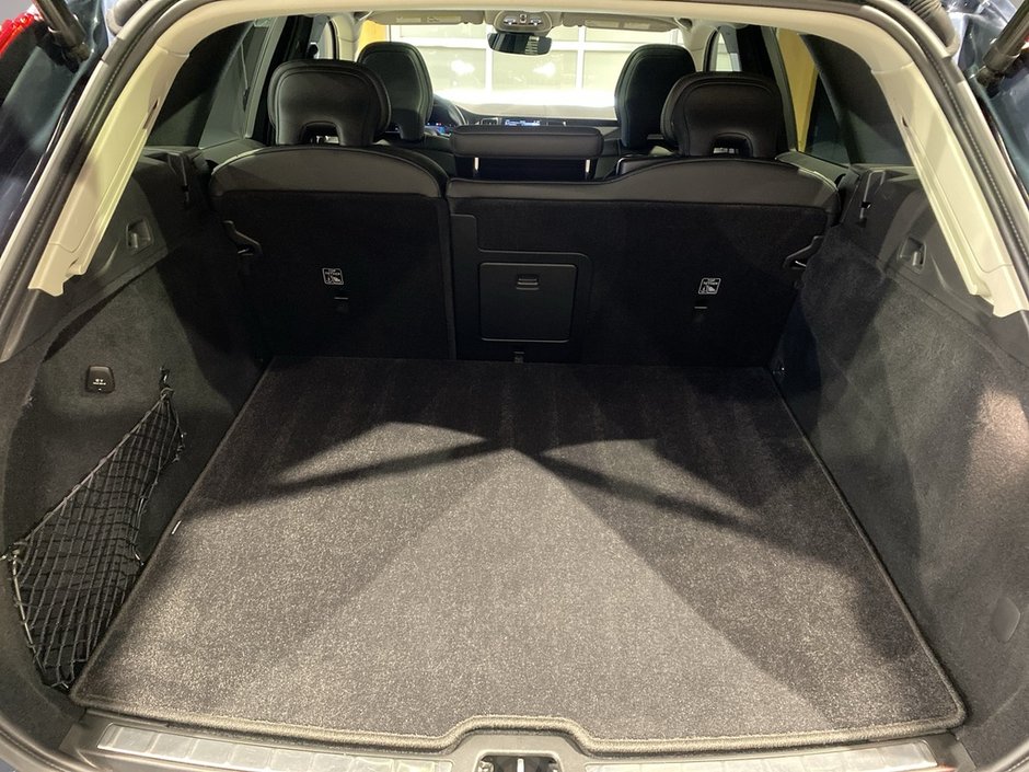 2023 Volvo XC60 B6 AWD Ultimate - Dark-19