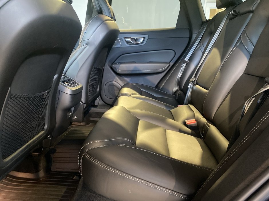 2023 Volvo XC60 B6 AWD Ultimate - Bright-17