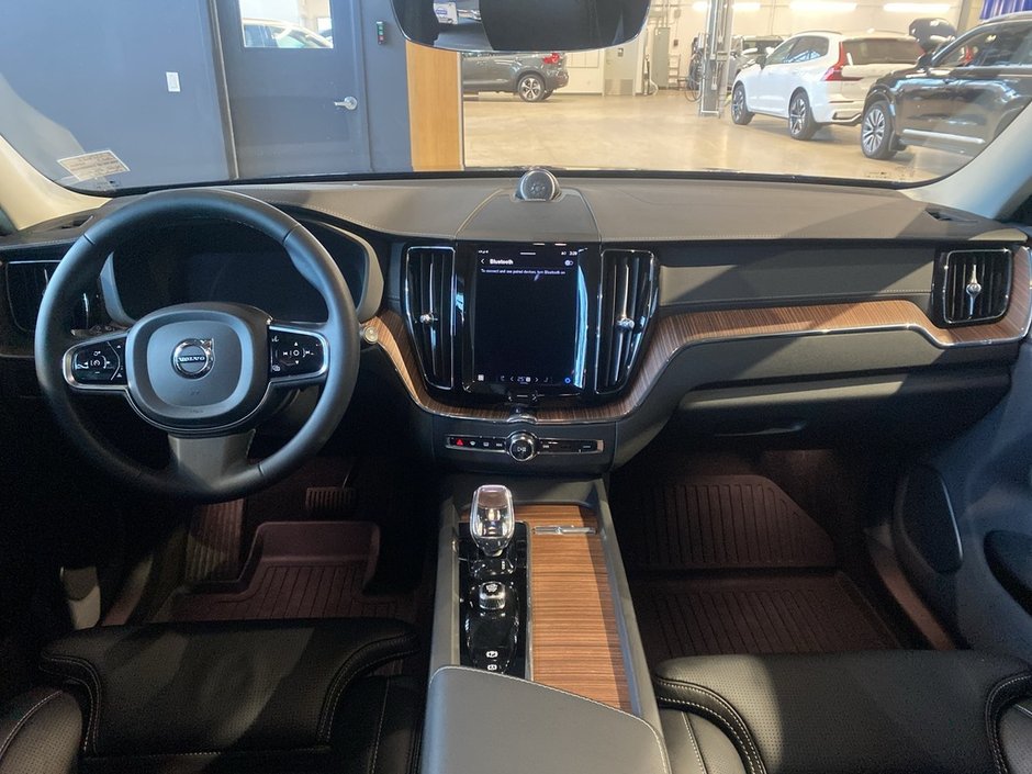 2023 Volvo XC60 B6 AWD Ultimate - Bright-10
