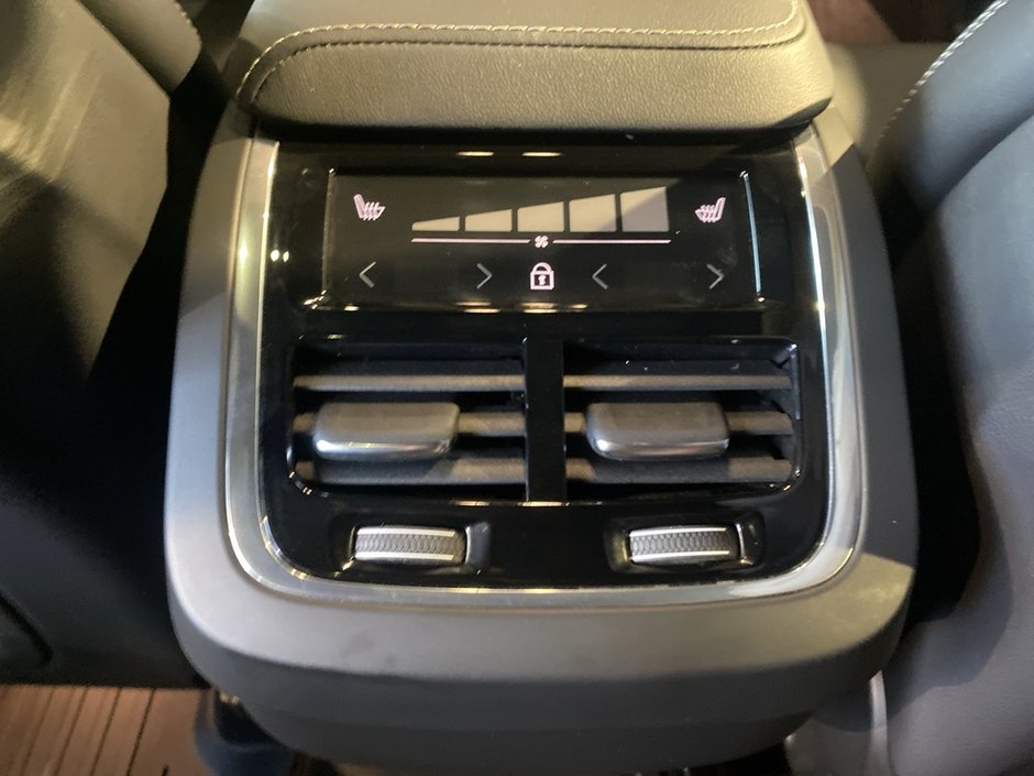 2023 Volvo XC60 B6 AWD Ultimate - Bright-18