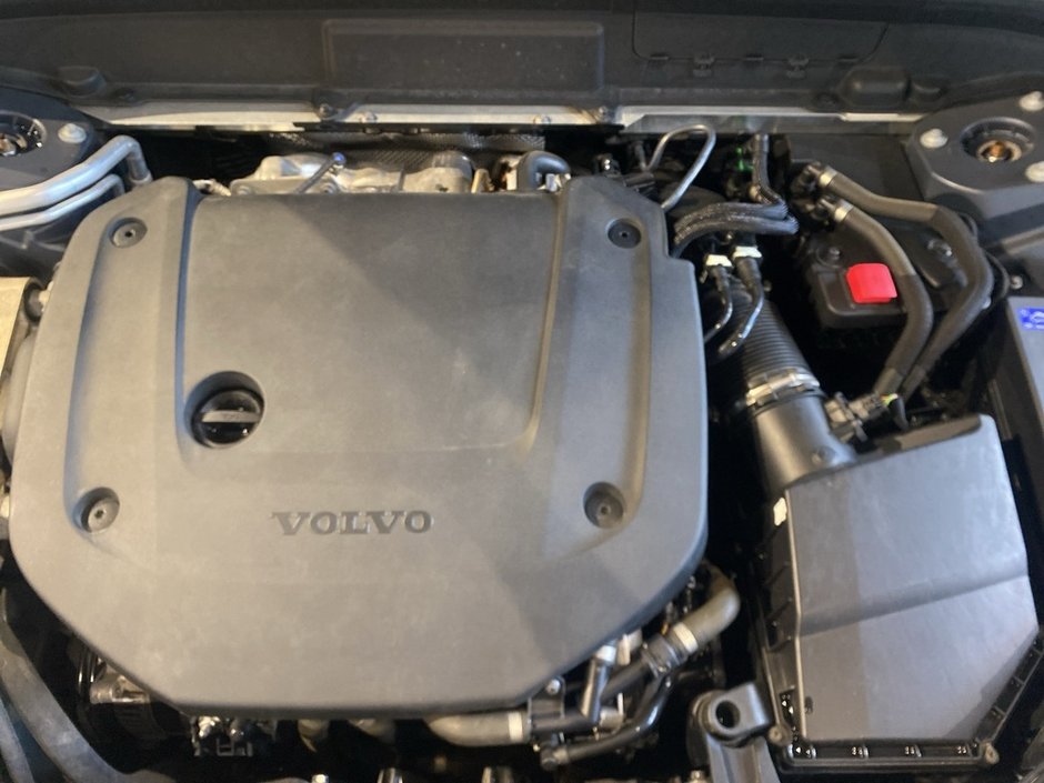 2023 Volvo XC60 B6 AWD Ultimate - Bright-25