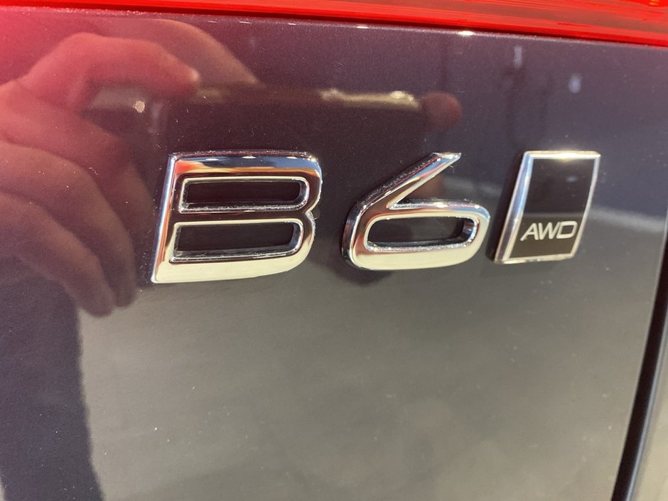 2023 Volvo XC60 B6 AWD Ultimate - Bright-26