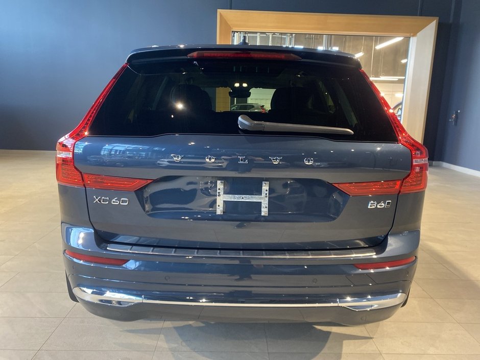 2023 Volvo XC60 B6 AWD Ultimate - Bright-3
