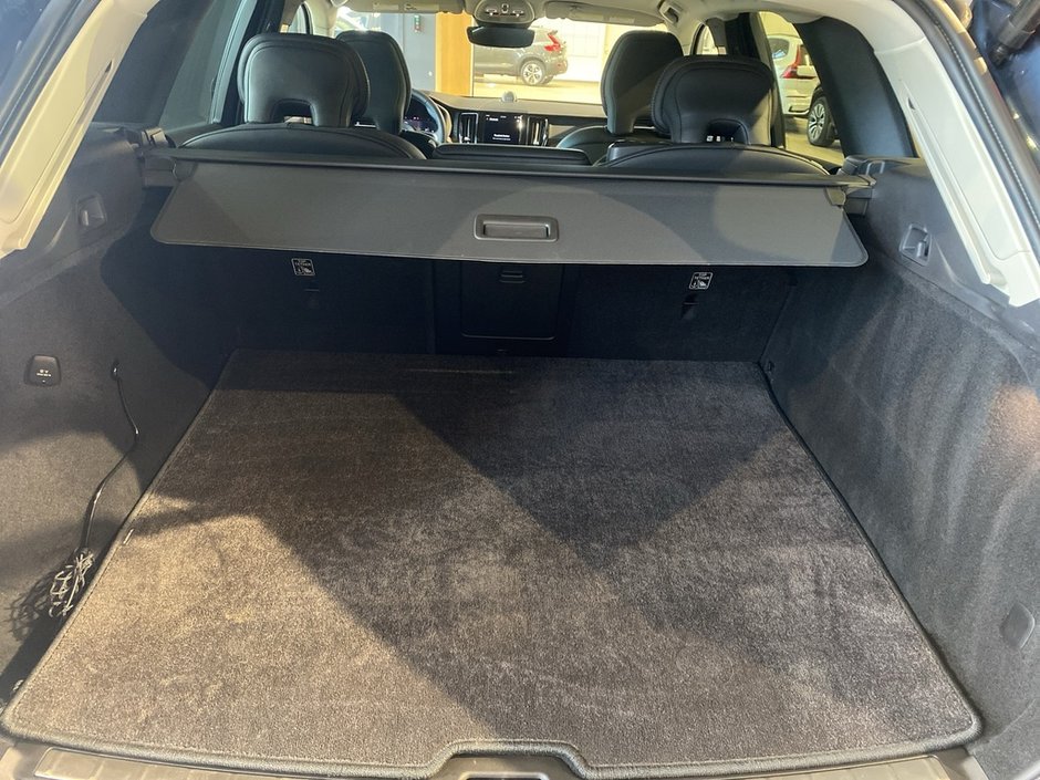2023 Volvo XC60 B6 AWD Ultimate - Bright-19
