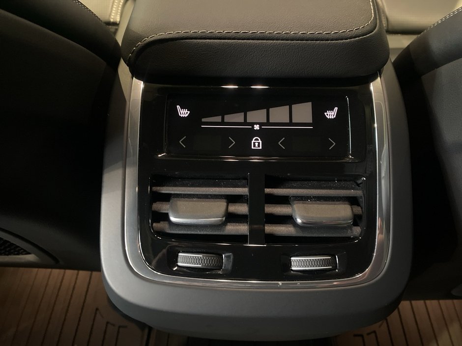 2023 Volvo XC60 B6 AWD Ultimate - Bright-17