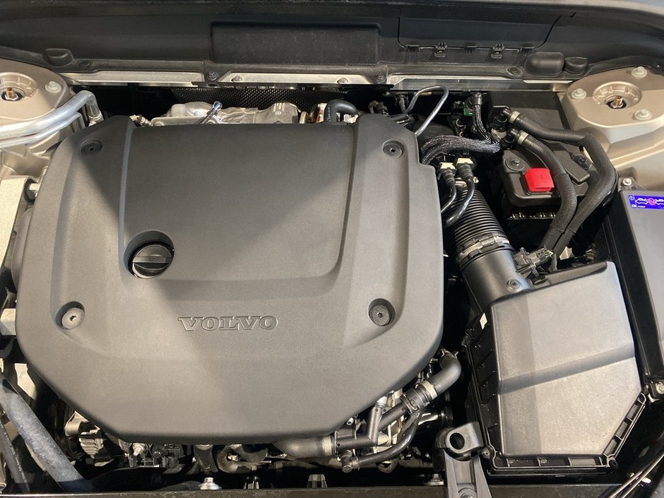 2023 Volvo XC60 B6 AWD Ultimate - Bright-24