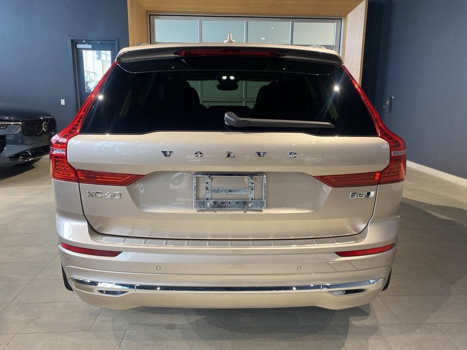 2023 Volvo XC60 B6 AWD Ultimate - Bright-3
