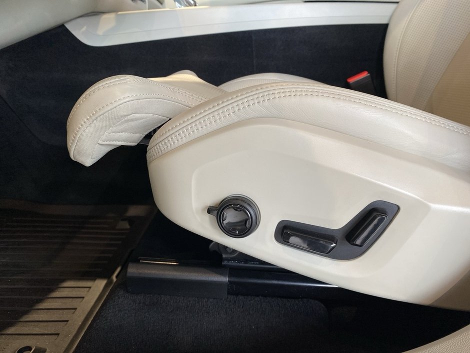 2023 Volvo XC60 B6 AWD Ultimate - Bright-13