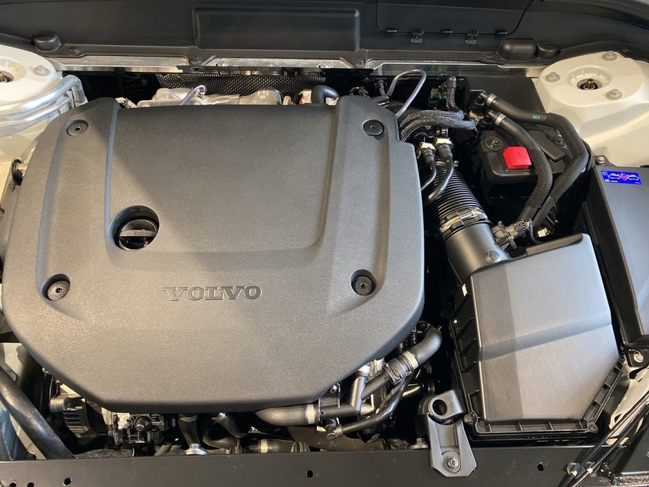 2023 Volvo XC60 B6 AWD Ultimate - Bright-25