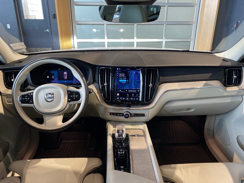 2023 Volvo XC60 B6 AWD Ultimate - Bright-10