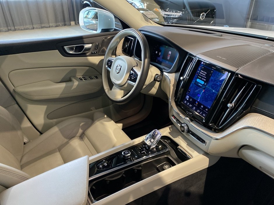 2023 Volvo XC60 B6 AWD Ultimate - Bright-23