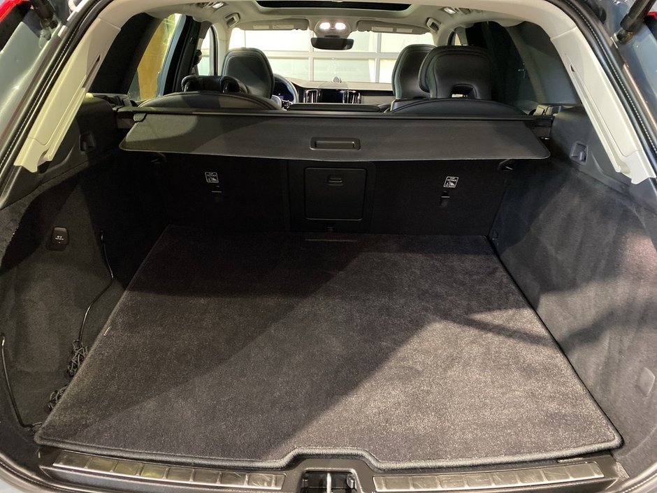 2023 Volvo XC60 B6 AWD Ultimate - Bright-19
