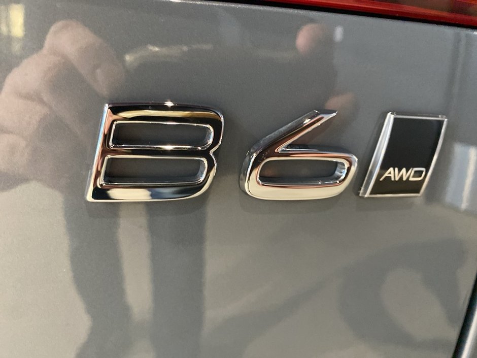 2023 Volvo XC60 B6 AWD Ultimate - Bright-26